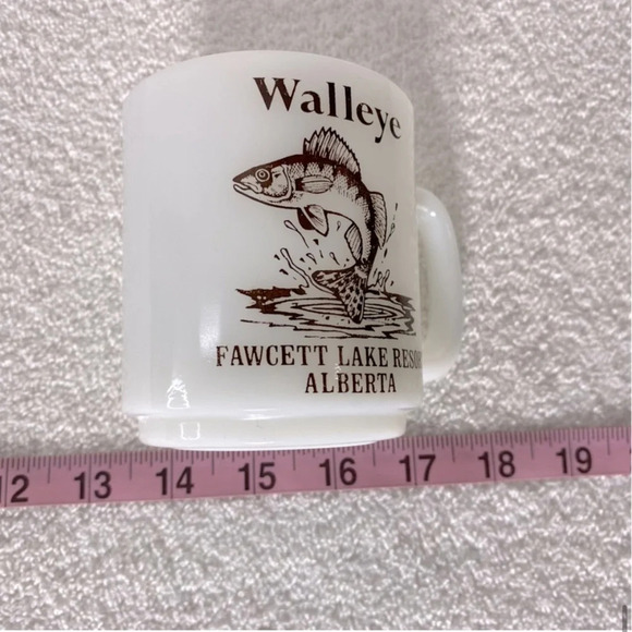 Vintage Fawcett Lake  Resort Alberta Walleye Milk Glass Mug - Picture 9 of 9